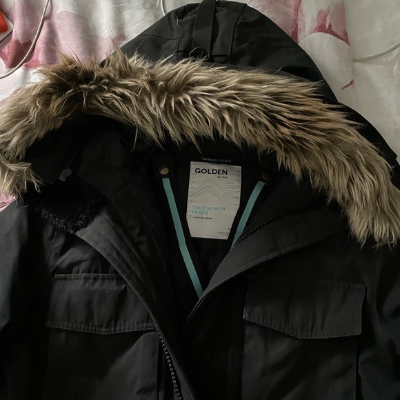 Used Aritzia Golden TNA True North Parka. Aritzia Size Two. Fits like a medium. - Picture 3 of 3
